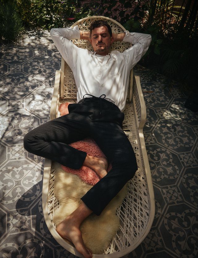 Orlando Bloom khoe vẻ đẹp nam tính và hạnh phúc an yên ở tuổi 40 - Ảnh 2. Orlando Bloom khoe vẻ đẹp nam tính và hạnh phúc an yên ở tuổi 40 - Ảnh 2.
