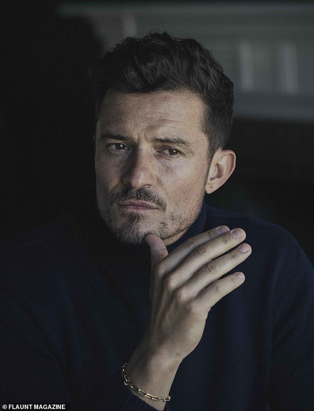 Orlando Bloom khoe vẻ đẹp nam tính và hạnh phúc an yên ở tuổi 40 - Ảnh 12. Orlando Bloom khoe vẻ đẹp nam tính và hạnh phúc an yên ở tuổi 40 - Ảnh 12.