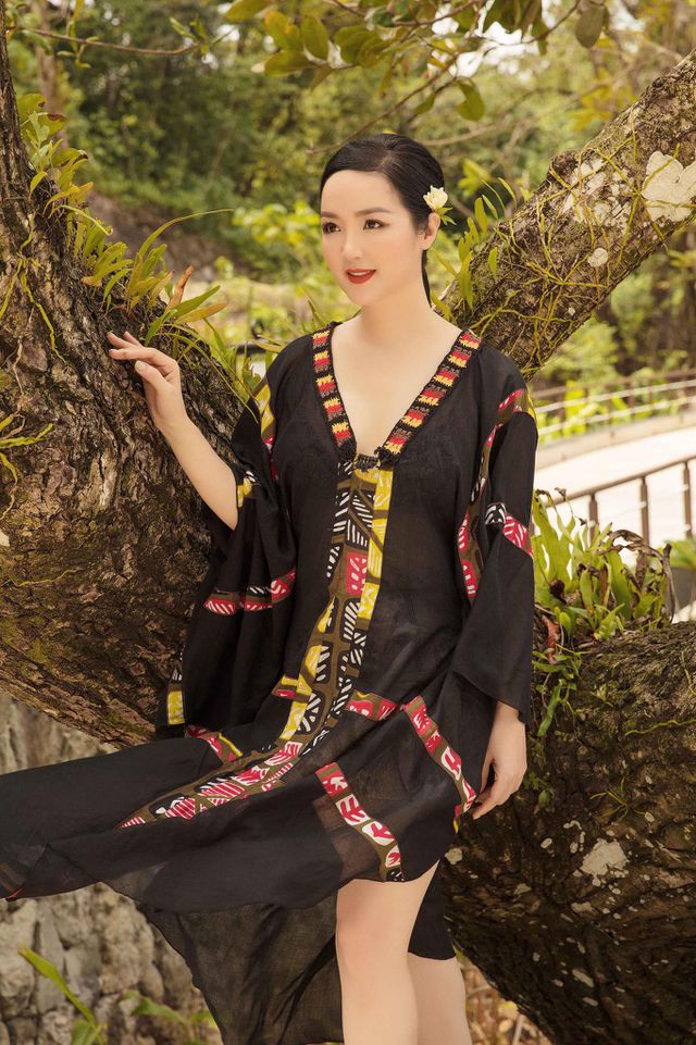 Hoa hậu Giáng My diện bikini khoe vóc dáng gợi cảm ở tuổi U50 - Ảnh 8. Hoa hậu Giáng My diện bikini khoe vóc dáng gợi cảm ở tuổi U50 - Ảnh 8.