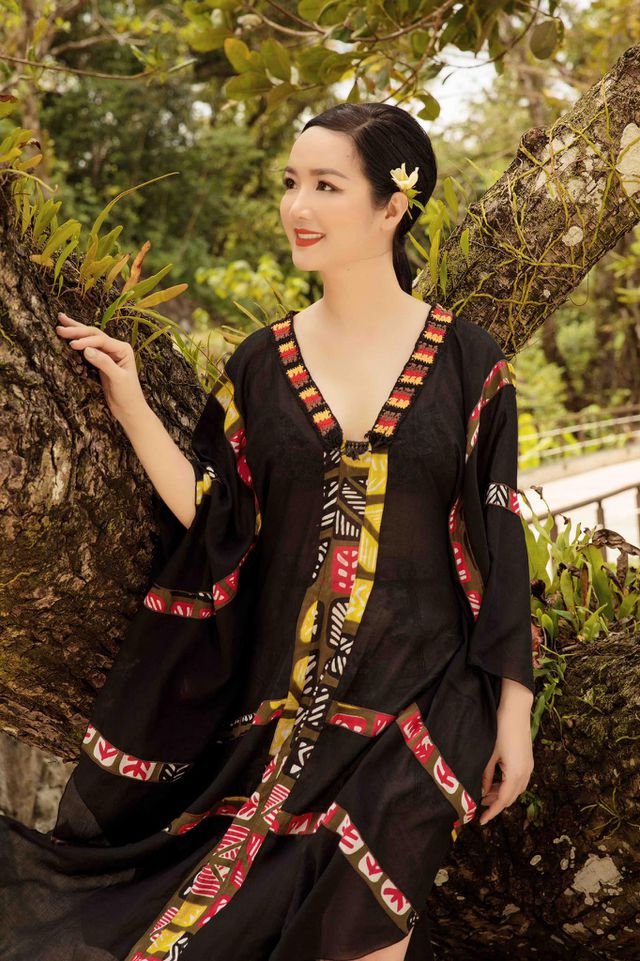 Hoa hậu Giáng My diện bikini khoe vóc dáng gợi cảm ở tuổi U50 - Ảnh 10. Hoa hậu Giáng My diện bikini khoe vóc dáng gợi cảm ở tuổi U50 - Ảnh 10.