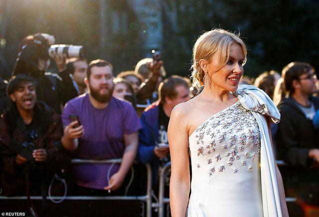 51 tuổi, Kylie Minogue vẫn đẹp lộng lẫy - Ảnh 1. 51 tuổi, Kylie Minogue vẫn đẹp lộng lẫy - Ảnh 1.