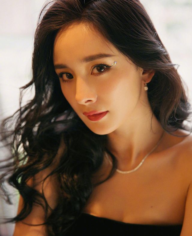 Dương Mịch gợi cảm và bốc lửa hơn sau khi ly hôn - Ảnh 7. Dương Mịch gợi cảm và bốc lửa hơn sau khi ly hôn - Ảnh 7.