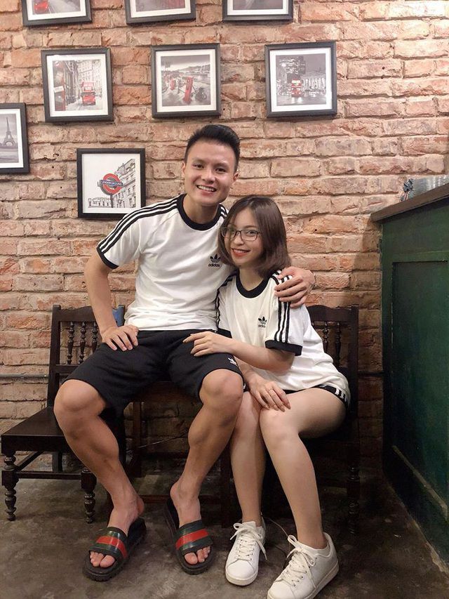 Quang Hải xoá gần hết ảnh chụp với bạn gái, mối tình đã chấm dứt? - Ảnh 1. Quang Hải xoá gần hết ảnh chụp với bạn gái, mối tình đã chấm dứt? - Ảnh 1.
