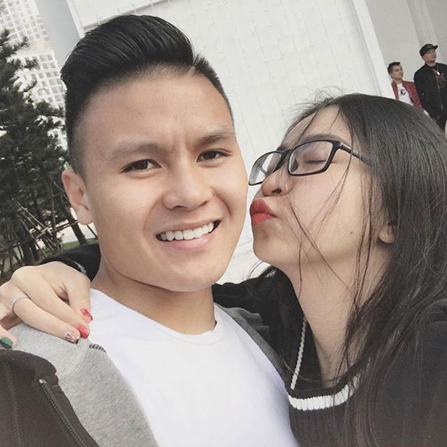 Quang Hải xoá gần hết ảnh chụp với bạn gái, mối tình đã chấm dứt? - Ảnh 3. Quang Hải xoá gần hết ảnh chụp với bạn gái, mối tình đã chấm dứt? - Ảnh 3.