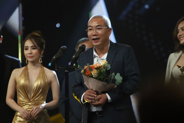NSND Trung Anh bối rối, Bảo Thanh bật khóc khi nhận giải Diễn viên ấn tượng - Ảnh 3. NSND Trung Anh bối rối, Bảo Thanh bật khóc khi nhận giải Diễn viên ấn tượng - Ảnh 3.