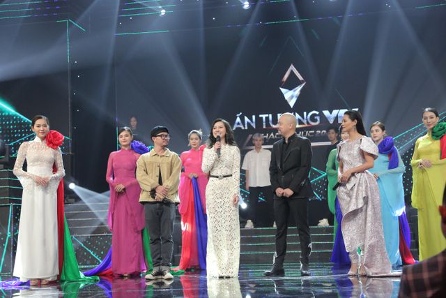 NSND Trung Anh bối rối, Bảo Thanh bật khóc khi nhận giải Diễn viên ấn tượng - Ảnh 10. NSND Trung Anh bối rối, Bảo Thanh bật khóc khi nhận giải Diễn viên ấn tượng - Ảnh 10.