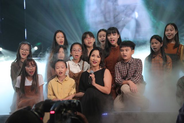 NSND Trung Anh bối rối, Bảo Thanh bật khóc khi nhận giải Diễn viên ấn tượng - Ảnh 11. NSND Trung Anh bối rối, Bảo Thanh bật khóc khi nhận giải Diễn viên ấn tượng - Ảnh 11.