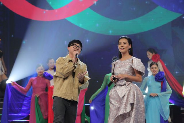 NSND Trung Anh bối rối, Bảo Thanh bật khóc khi nhận giải Diễn viên ấn tượng - Ảnh 13. NSND Trung Anh bối rối, Bảo Thanh bật khóc khi nhận giải Diễn viên ấn tượng - Ảnh 13.