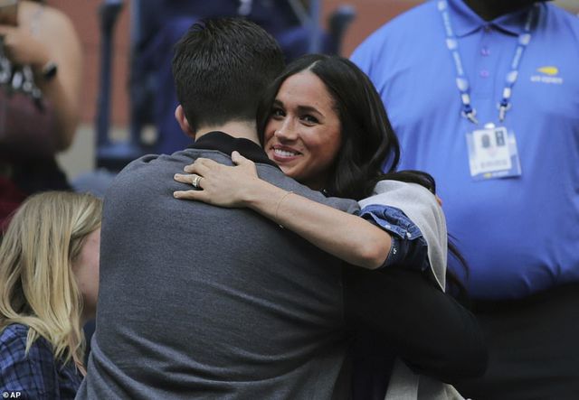 Meghan Markle đi xem Serena Williams thi đấu tennis - Ảnh 6. Meghan Markle đi xem Serena Williams thi đấu tennis - Ảnh 6.