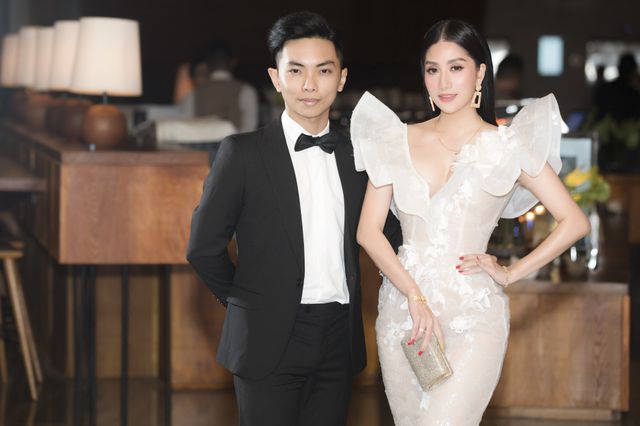 Vợ chồng Khánh Thi tình tứ dự đám cưới con gái đại gia Minh Nhựa - Ảnh 14. Vợ chồng Khánh Thi tình tứ dự đám cưới con gái đại gia Minh Nhựa - Ảnh 14.