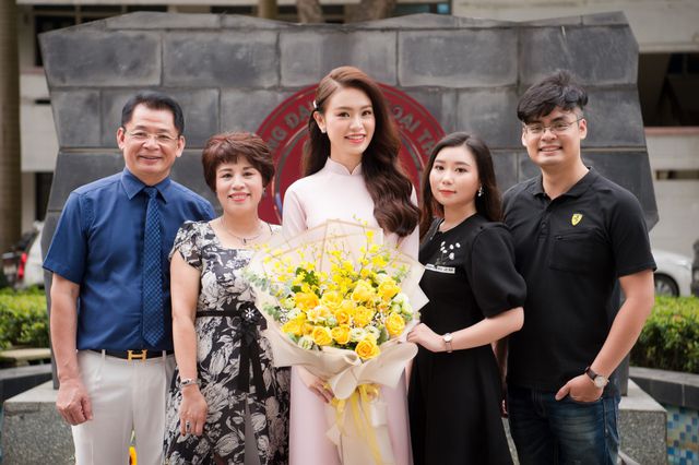 “Cô gái vàng” của làng Hoa hậu Việt Nam tốt nghiệp ĐH Ngoại thương loại xuất sắc - Ảnh 7.