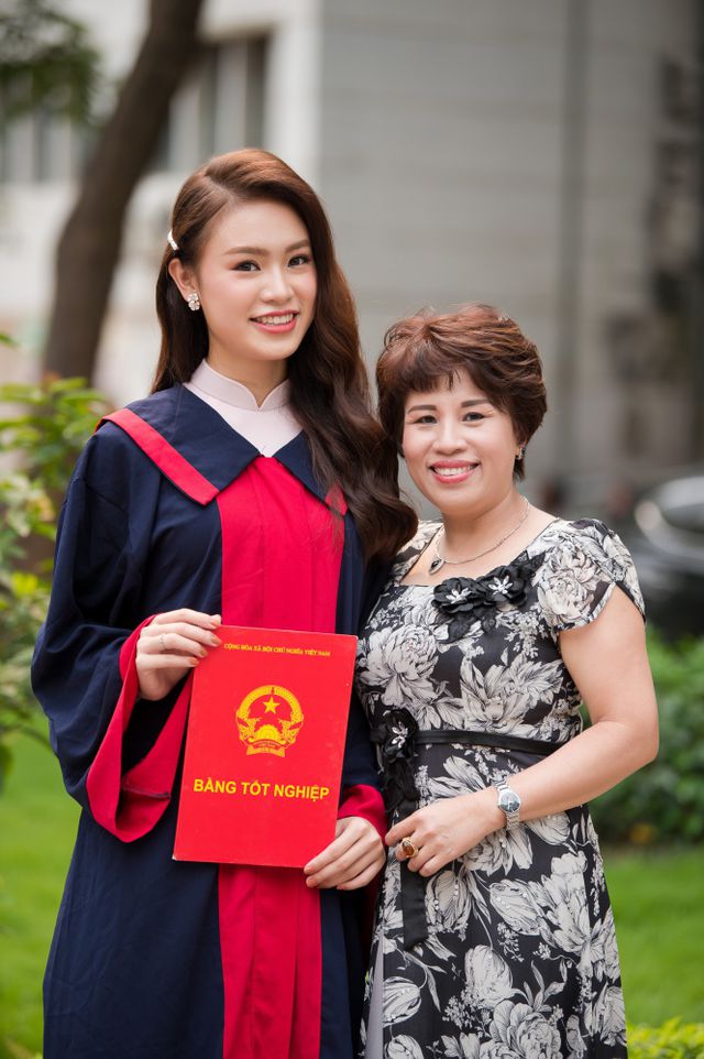 “Cô gái vàng” của làng Hoa hậu Việt Nam tốt nghiệp ĐH Ngoại thương loại xuất sắc - Ảnh 11.