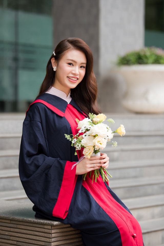 “Cô gái vàng” của làng Hoa hậu Việt Nam tốt nghiệp ĐH Ngoại thương loại xuất sắc - Ảnh 12.