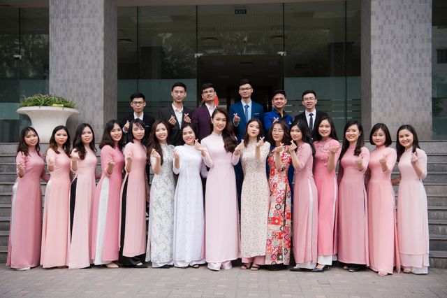 “Cô gái vàng” của làng Hoa hậu Việt Nam tốt nghiệp ĐH Ngoại thương loại xuất sắc - Ảnh 16.