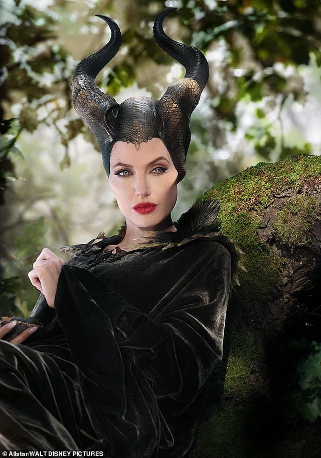 Angelina Jolie xinh đẹp tái xuất để quảng bá phim mới - Ảnh 2. Angelina Jolie xinh đẹp tái xuất để quảng bá phim mới - Ảnh 2.