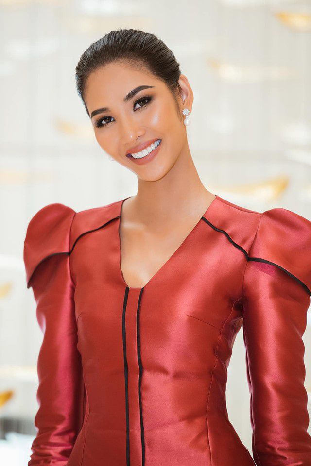 Hoàng Thuỳ khoe nhan sắc “lên hương” nhờ chỉnh răng trước thềm Miss Universe 2019 - Ảnh 1. Hoàng Thuỳ khoe nhan sắc “lên hương” nhờ chỉnh răng trước thềm Miss Universe 2019 - Ảnh 1.