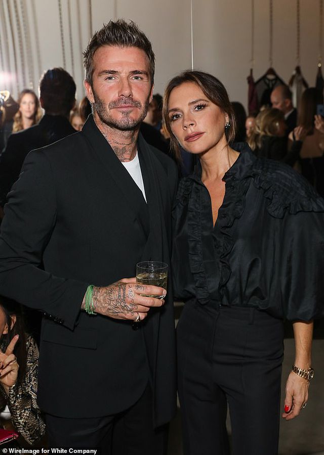Victoria Beckham thanh lịch bên chồng điển trai - Ảnh 1. Victoria Beckham thanh lịch bên chồng điển trai - Ảnh 1.