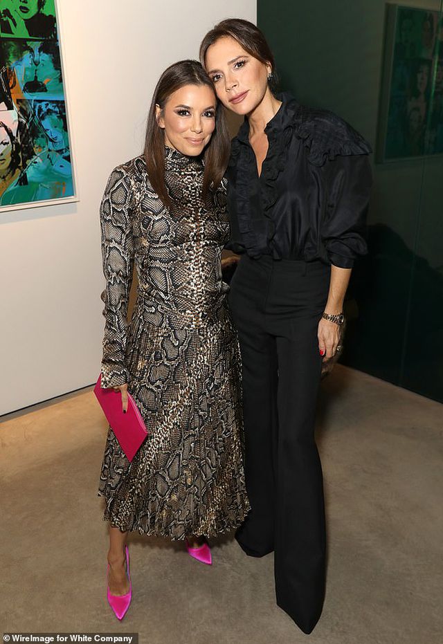 Victoria Beckham thanh lịch bên chồng điển trai - Ảnh 7. Victoria Beckham thanh lịch bên chồng điển trai - Ảnh 7.