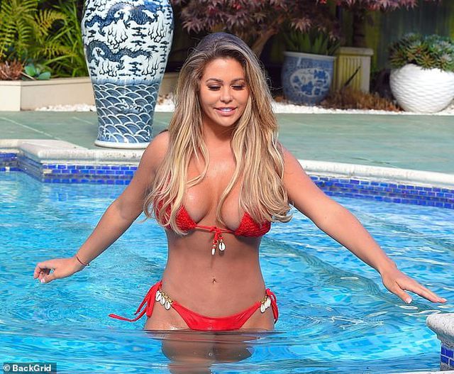 Bianca Gascoigne cuốn hút với bikini đỏ - Ảnh 4. Bianca Gascoigne cuốn hút với bikini đỏ - Ảnh 4.