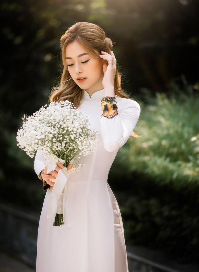 Á hậu Bùi Phương Nga đẹp dịu dàng trong bộ ảnh chia tay thời sinh viên - Ảnh 8.