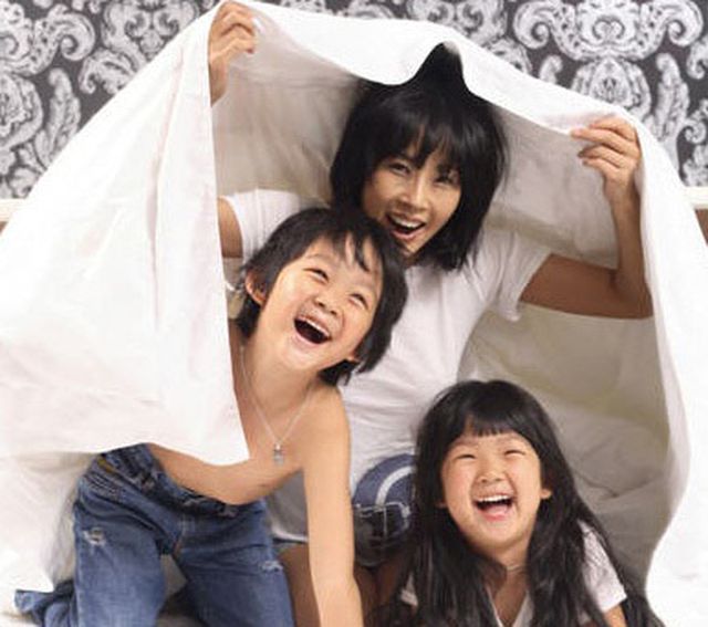 Mẹ và bạn thân viếng mộ Choi Jin Shil trong lần giỗ thứ 11 - Ảnh 5.