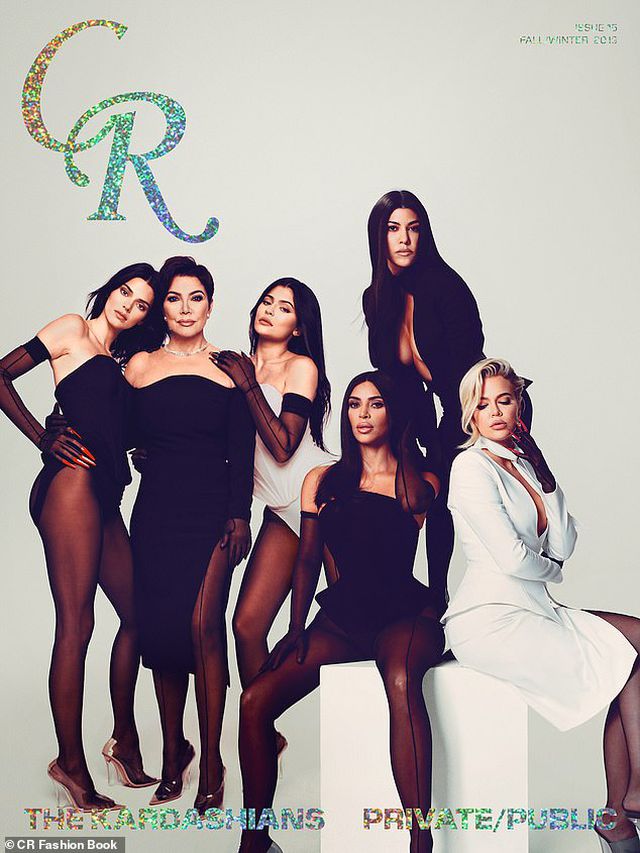 Các kiều nữ nhà Kardashian có ảnh chụp chung đầu tiên sau 2 năm - Ảnh 1. Các kiều nữ nhà Kardashian có ảnh chụp chung đầu tiên sau 2 năm - Ảnh 1.