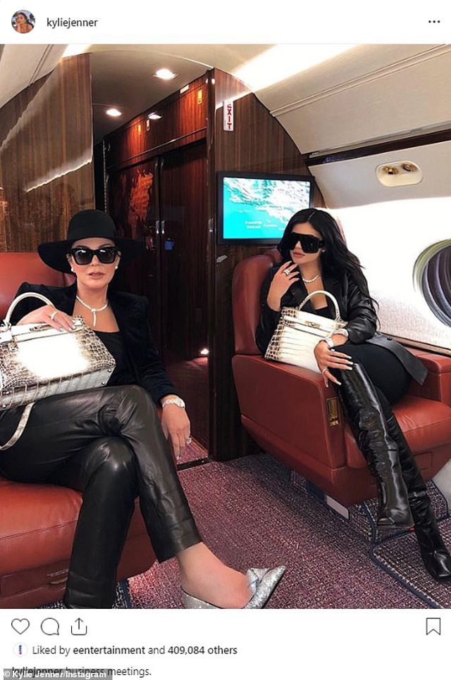 Các kiều nữ nhà Kardashian có ảnh chụp chung đầu tiên sau 2 năm - Ảnh 5. Các kiều nữ nhà Kardashian có ảnh chụp chung đầu tiên sau 2 năm - Ảnh 5.