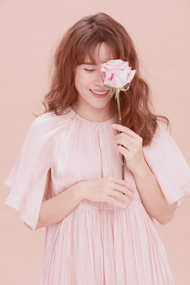 Hậu công khai phẫu thuật thẩm mĩ, Lưu Hương Giang gây xôn xao với nhan sắc quyến rũ - Ảnh 3. Hậu công khai phẫu thuật thẩm mĩ, Lưu Hương Giang gây xôn xao với nhan sắc quyến rũ - Ảnh 3.