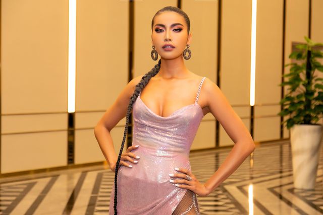 Minh Tú mặc hớ hênh khoe da thịt - Ảnh 6.