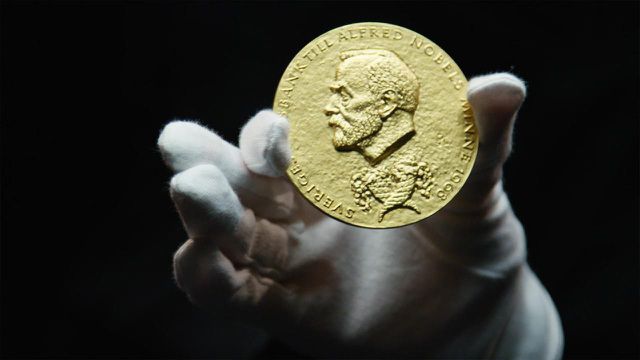 Nobel Văn học trao giải “kép” với giá trị lên tới 42 tỷ đồng - Ảnh 3.