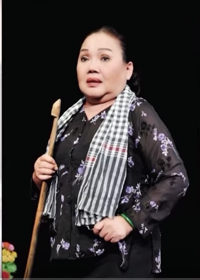 NSND Ngọc Giàu: “Tôi phải giấu chuyện chạy show vì sợ người ta cười” - Ảnh 4. NSND Ngọc Giàu: “Tôi phải giấu chuyện chạy show vì sợ người ta cười” - Ảnh 4.