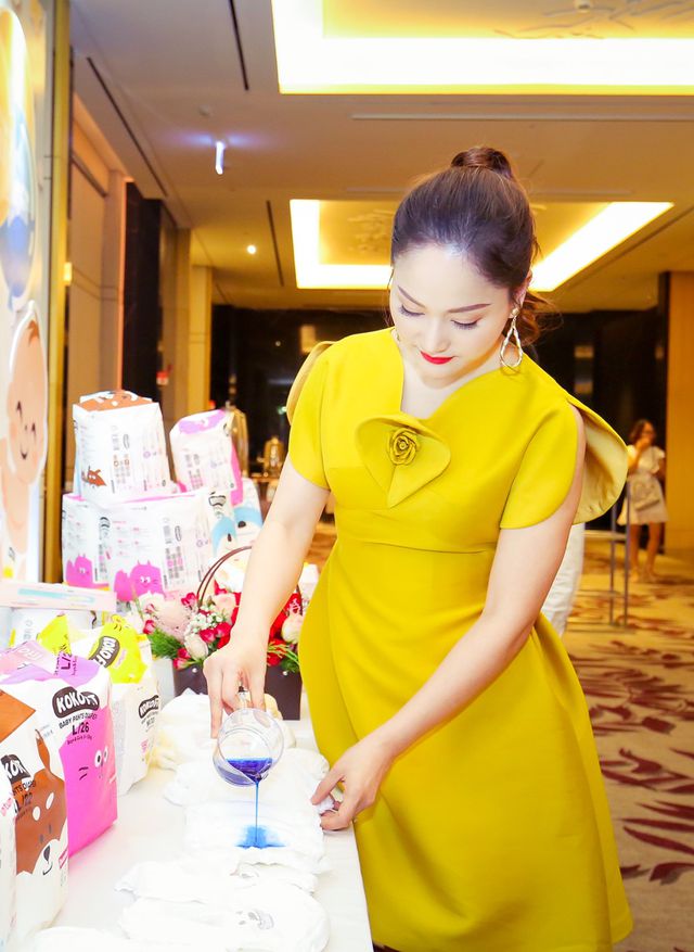 Diễn viên Lan Phương: “Tôi kĩ tính khi chọn đồ cho con” - Ảnh 1. Diễn viên Lan Phương: “Tôi kĩ tính khi chọn đồ cho con” - Ảnh 1.