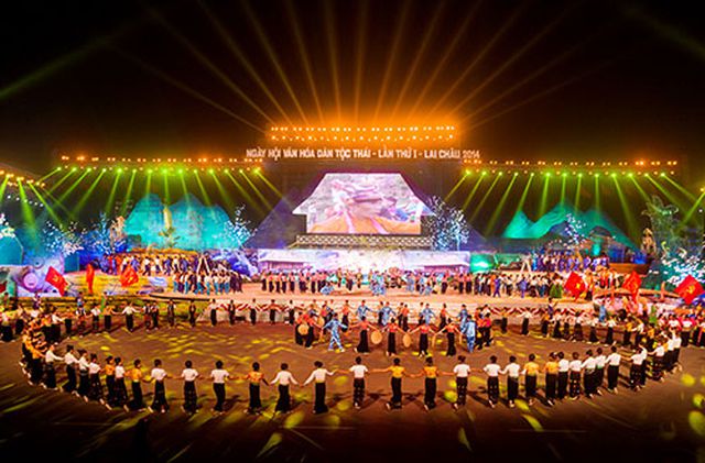 Ngày hội văn hóa dân tộc Thái lần thứ II tại tỉnh Điện Biên - Ảnh 2. Ngày hội văn hóa dân tộc Thái lần thứ II tại tỉnh Điện Biên - Ảnh 2.