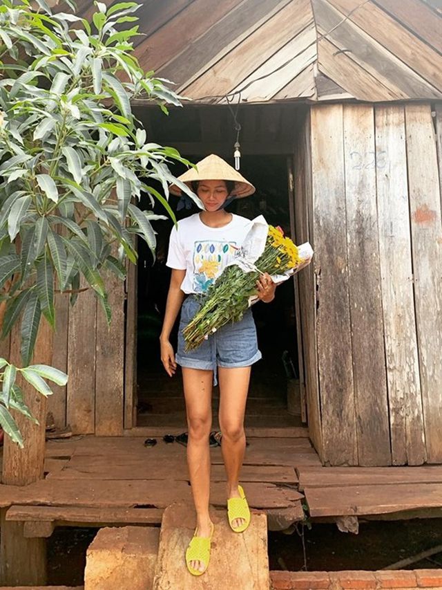 Xúc động với cuộc sống giản dị của Hoa hậu HHen Niê ở quê nhà - Ảnh 4.