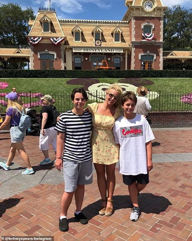 Britney Spears cầu mong fan không lãng quên mình - Ảnh 3. Britney Spears cầu mong fan không lãng quên mình - Ảnh 3.