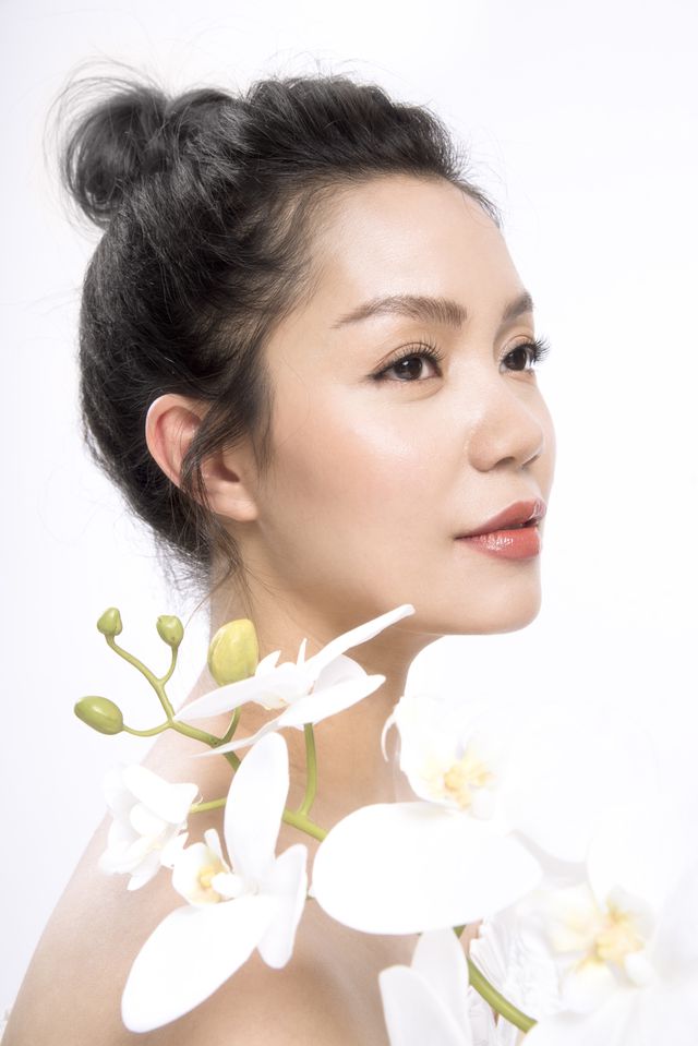 Ca sĩ Ngọc Anh làm điều bất ngờ vào đúng ngày đầy tháng con gái - Ảnh 4.