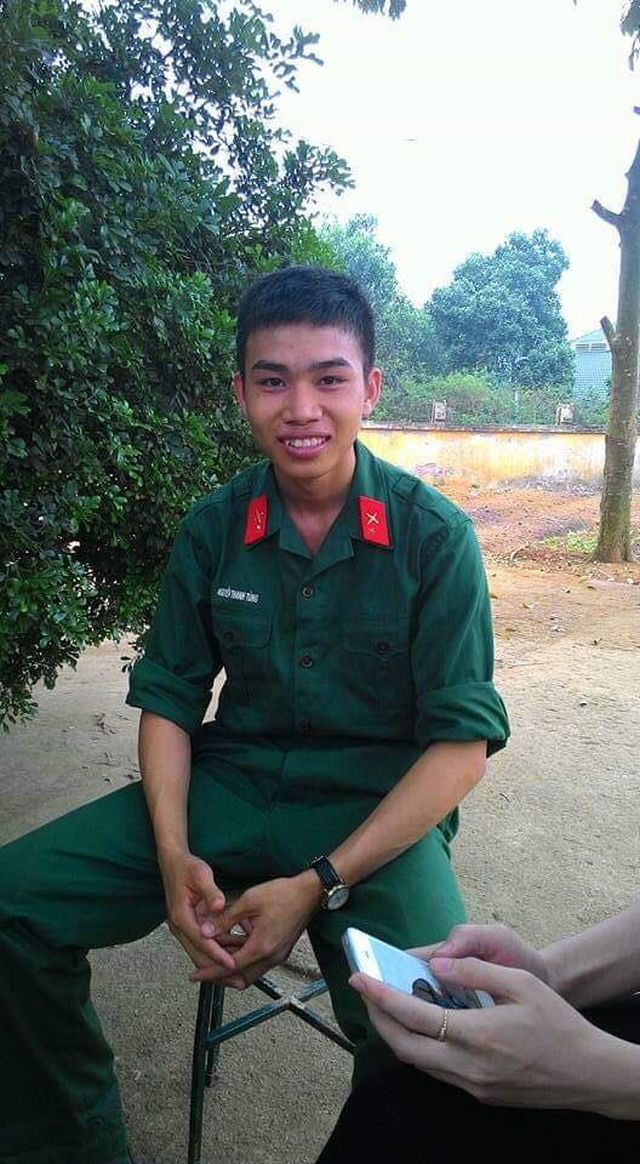 Dân mạng thích thú với hình ảnh anh trai cắt tóc, chải đầu cho em gái - Ảnh 5.
