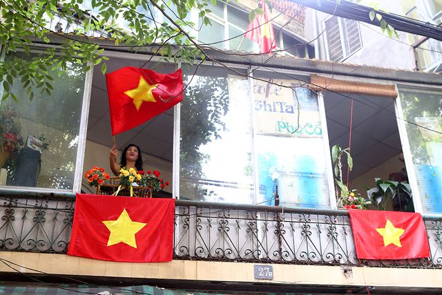Hoạt cảnh chân thực về cuộc chiến đấu 60 ngày đêm trên đường phố Hà Nội - Ảnh 10. Hoạt cảnh chân thực về cuộc chiến đấu 60 ngày đêm trên đường phố Hà Nội - Ảnh 10.