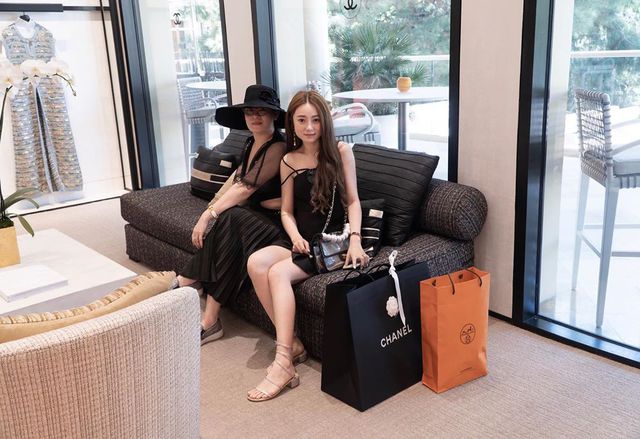 Rich kid Việt tại Mỹ làm vlog mua sắm ở Las Vegas hút trăm nghìn view - Ảnh 2.