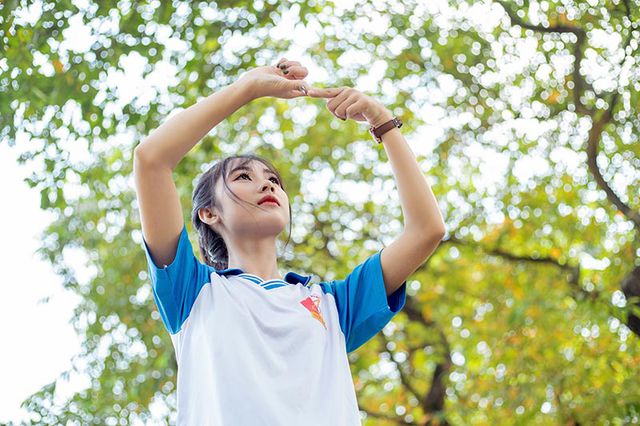 Cô gái bỗng “nổi như cồn” với bức ảnh mặc đồng phục ĐH Bách khoa - Ảnh 4.