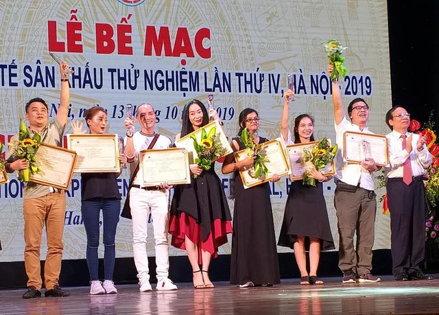 Quách Thu Phương bất ngờ đoạt Huy chương Vàng sau 10 năm nghỉ diễn - Ảnh 3. Quách Thu Phương bất ngờ đoạt Huy chương Vàng sau 10 năm nghỉ diễn - Ảnh 3.