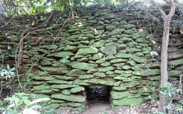 Chi 2 tỷ đồng trùng tu, tôn tạo lũy đá cổ Kỳ Anh - Ảnh 1.