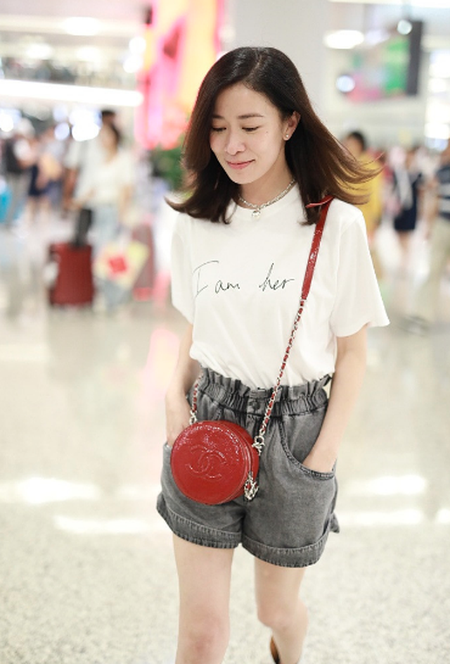 “Nhàn Phi” Xa Thi Mạn duyên dáng diện váy cưới dù không có chú rể - Ảnh 4.