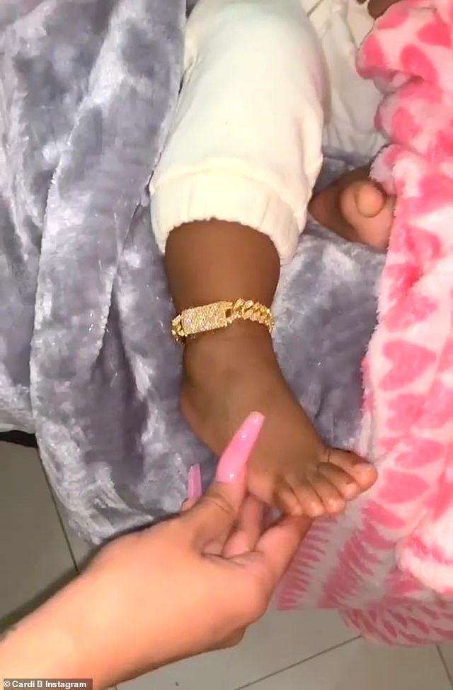 Cardi B được chồng tặng nhẫn kim cương triệu đô - Ảnh 5. Cardi B được chồng tặng nhẫn kim cương triệu đô - Ảnh 5.