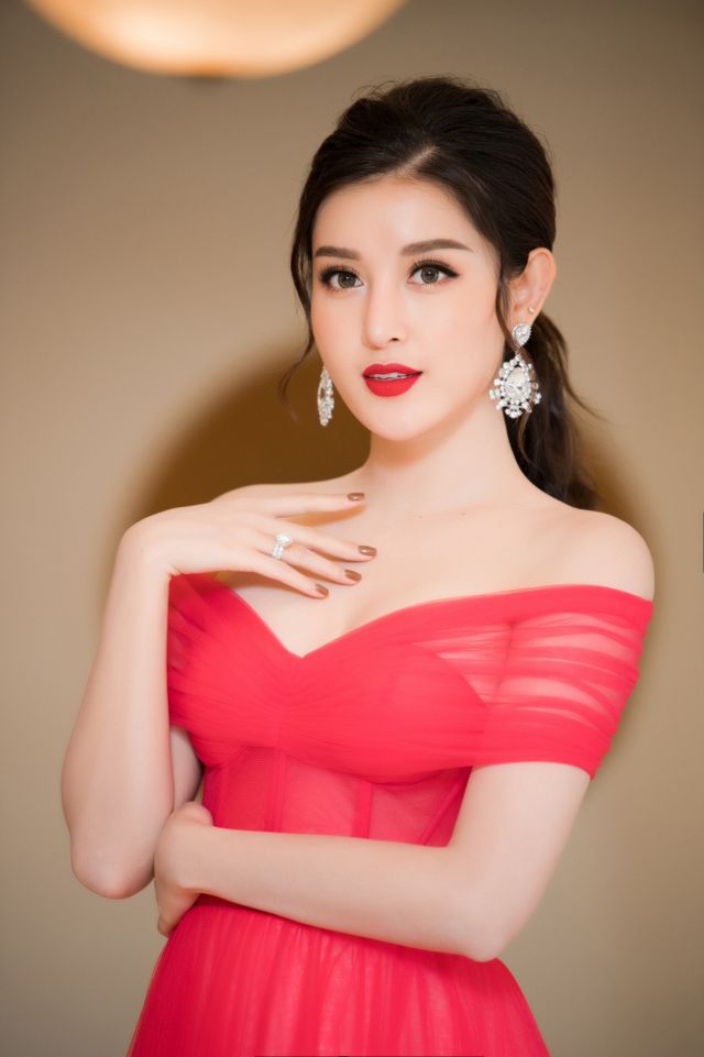 Á hậu Tường San được Đỗ Mỹ Linh, Huyền My chia sẻ trước thi Hoa hậu Quốc tế - Ảnh 7. Á hậu Tường San được Đỗ Mỹ Linh, Huyền My chia sẻ trước thi Hoa hậu Quốc tế - Ảnh 7.