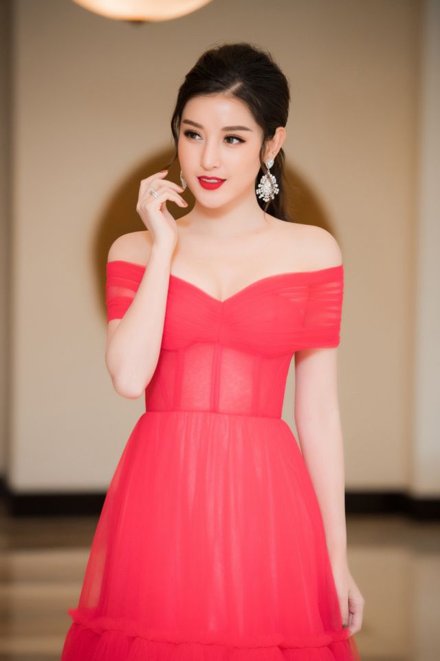Á hậu Tường San được Đỗ Mỹ Linh, Huyền My chia sẻ trước thi Hoa hậu Quốc tế - Ảnh 8. Á hậu Tường San được Đỗ Mỹ Linh, Huyền My chia sẻ trước thi Hoa hậu Quốc tế - Ảnh 8.