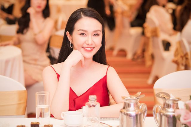 Á hậu Tường San được Đỗ Mỹ Linh, Huyền My chia sẻ trước thi Hoa hậu Quốc tế - Ảnh 16. Á hậu Tường San được Đỗ Mỹ Linh, Huyền My chia sẻ trước thi Hoa hậu Quốc tế - Ảnh 16.