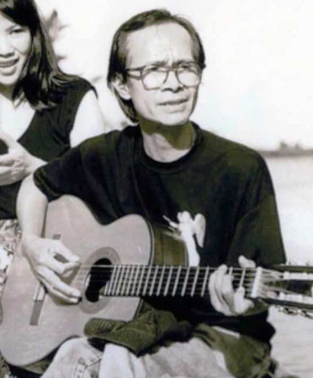 Dựng tượng Trịnh Công Sơn bên bờ “Biển nhớ” Quy Nhơn - Ảnh 1. Dựng tượng Trịnh Công Sơn bên bờ “Biển nhớ” Quy Nhơn - Ảnh 1.