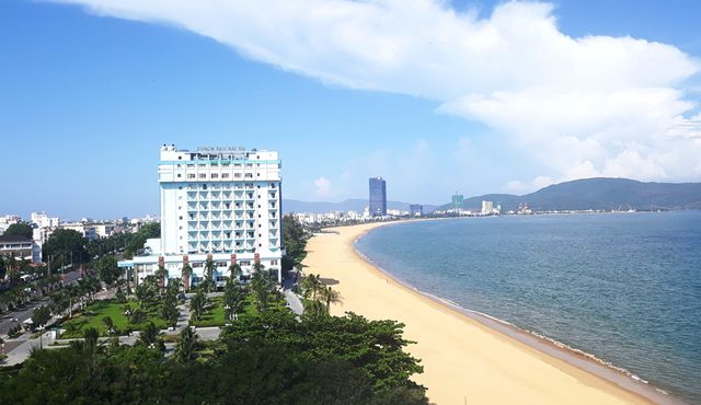 Dựng tượng Trịnh Công Sơn bên bờ “Biển nhớ” Quy Nhơn - Ảnh 2. Dựng tượng Trịnh Công Sơn bên bờ “Biển nhớ” Quy Nhơn - Ảnh 2.