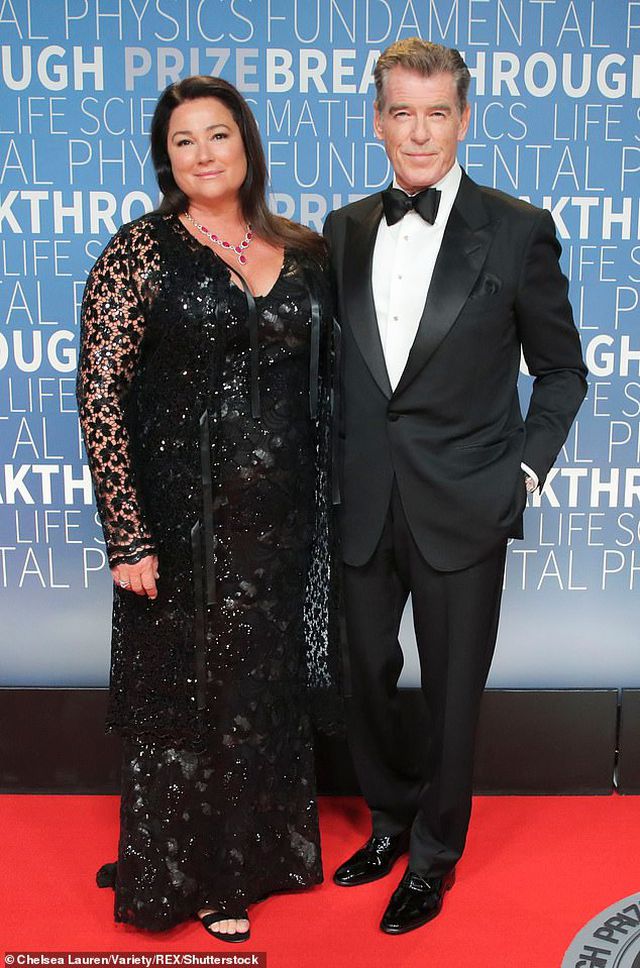 Choáng với phong độ của tài tử Pierce Brosnan ở tuổi 66 - Ảnh 4.